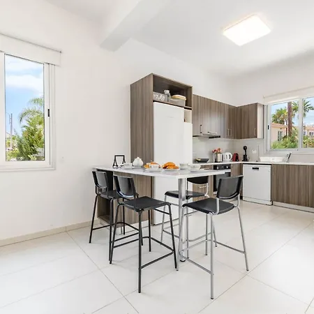 Mermaid Beach Villa #5 Paralimni