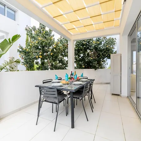 Mermaid Beach Villa #5 فيلة باراليمني