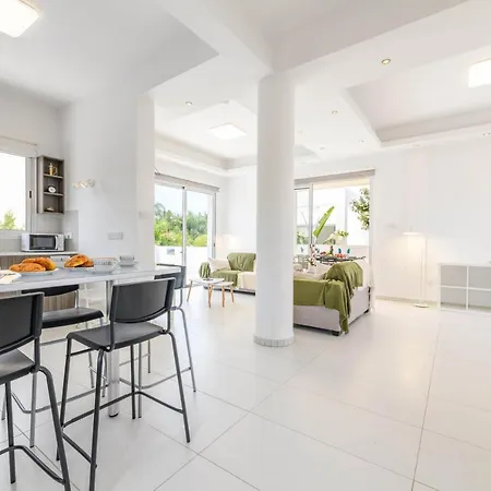 Mermaid Beach Villa #5