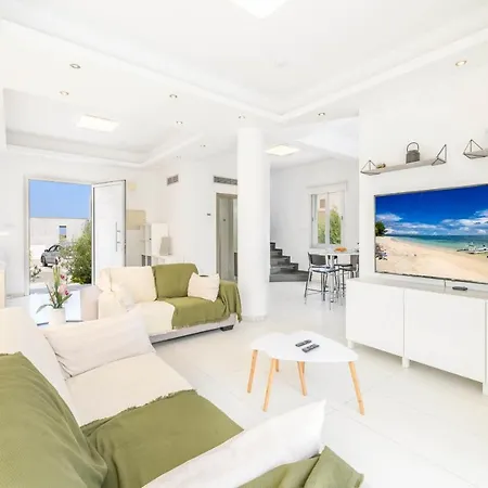 Mermaid Beach Villa #5 * باراليمني